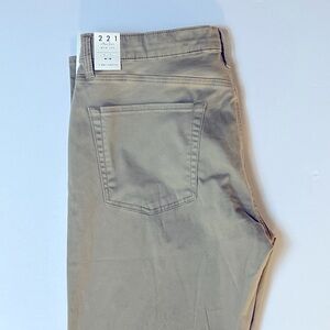 Lucky Brand 221 Straight Fit Jeans